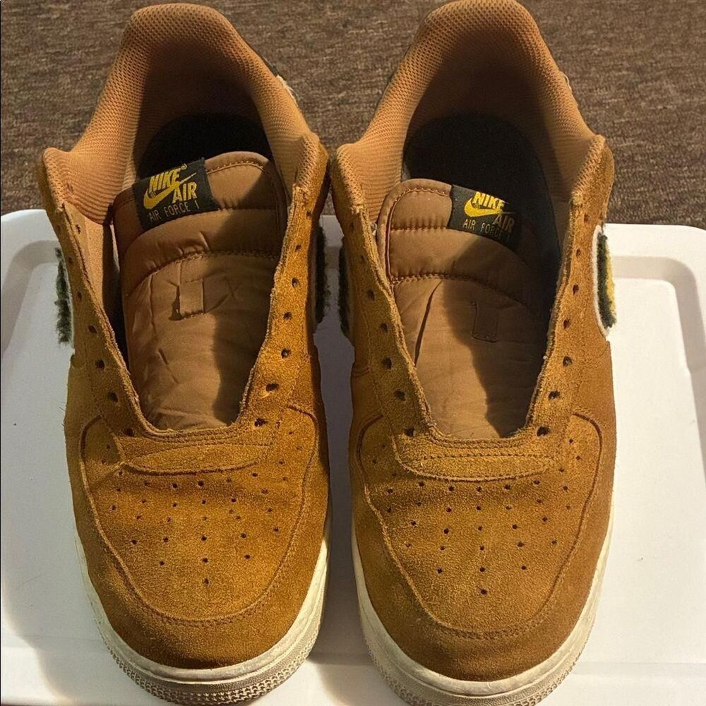 Nike Men's Tan and Green Trainers